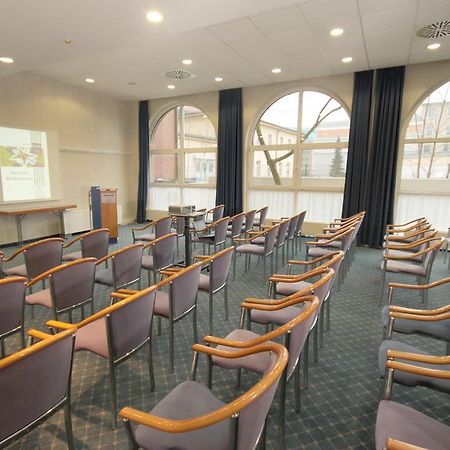 Dorint Airport-Hotel Berlin-Tegel Экстерьер фото