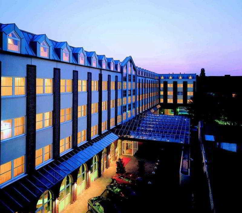 Dorint Airport-Hotel Berlin-Tegel Экстерьер фото